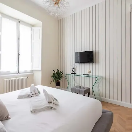 Colosseum 10steps Away, Marco Aurelio Luxury House Apartment Rom