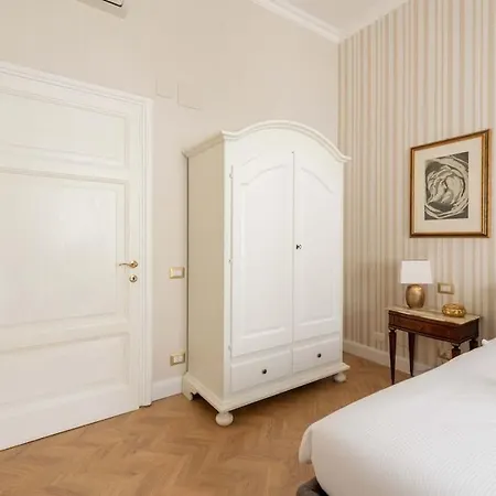 Colosseum 10steps Away, Marco Aurelio Luxury House